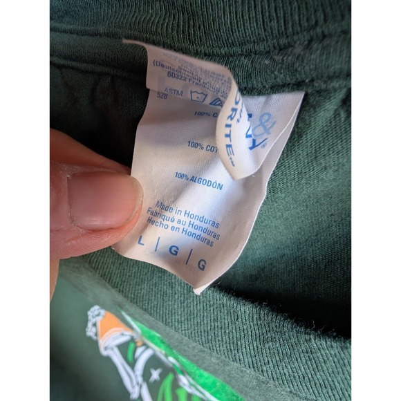 "...In the pub" saint Paddy's day T-shirt skeleton - Picture 3 of 5